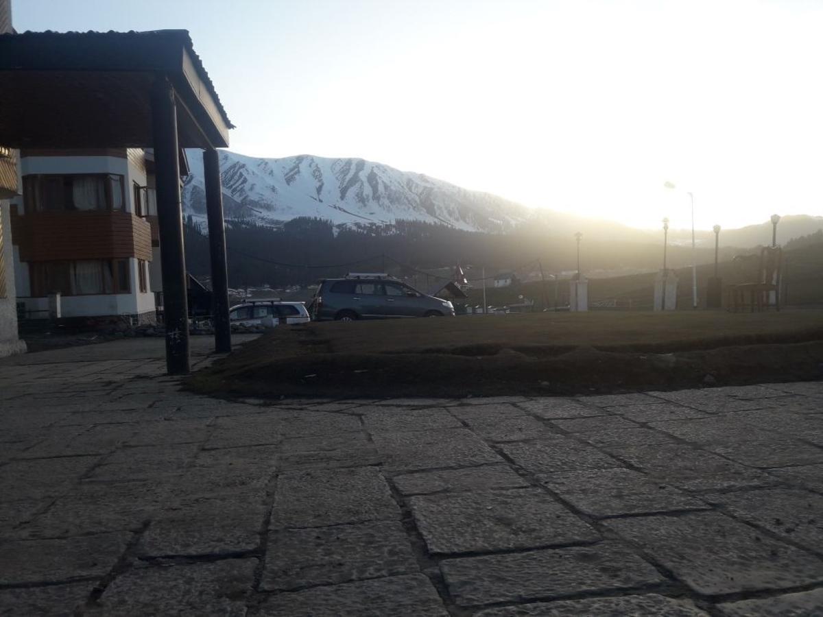 Hotel Gulmarg Inn Exterior photo